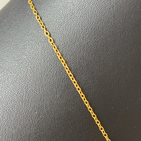 Gold Pendant Necklace. NWOT - Picture 5 of 6